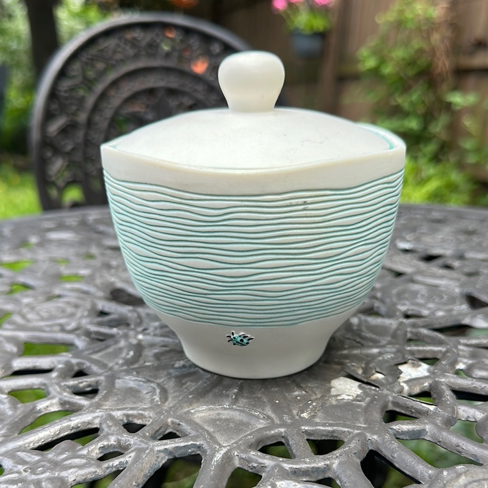 Vera Neumann Ladybug Dish W/Lid 4 1/4” High